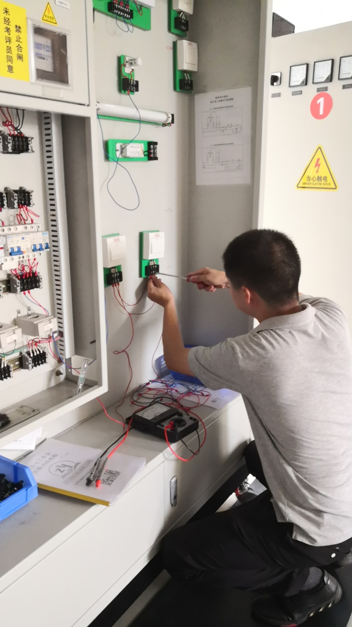 建筑電工實(shí)操考試(建筑電工證全國(guó)通用嗎)-圖1