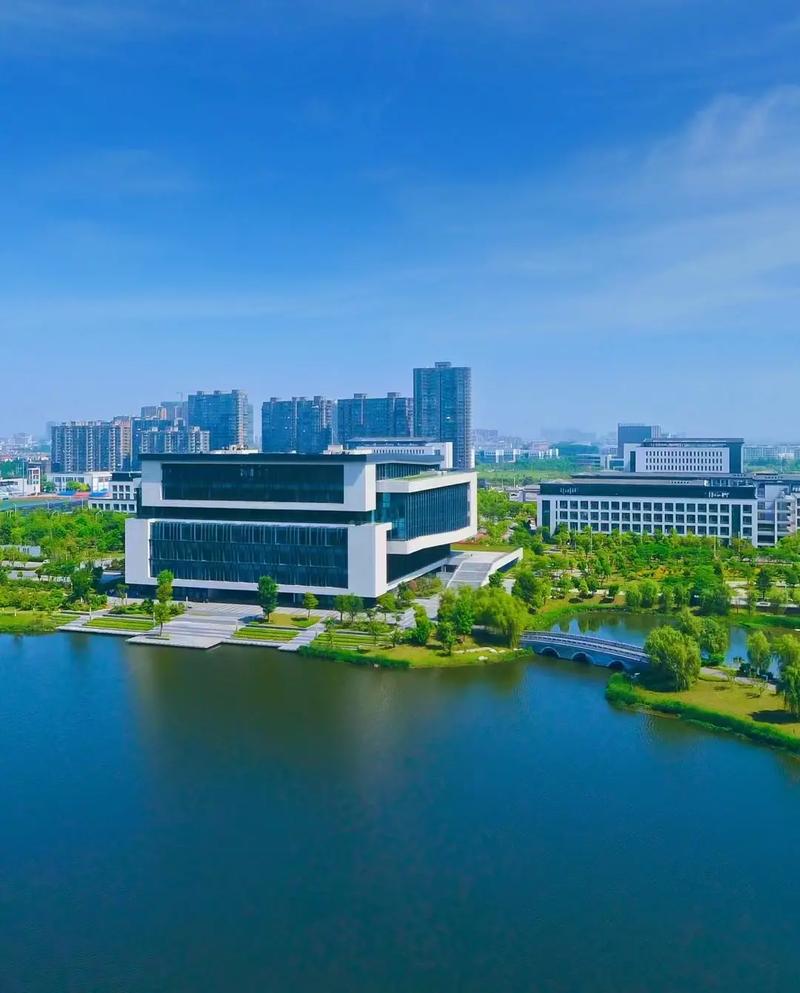 南京理工大學(xué)泰州學(xué)院-圖1