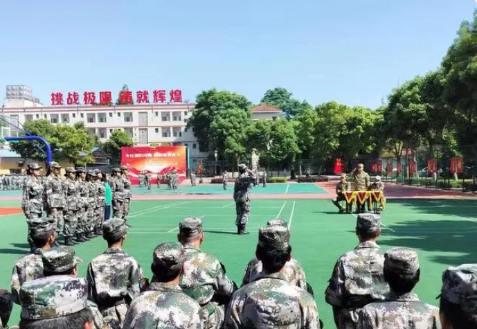 重慶孩子叛逆不上學(xué)怎么辦？來(lái)重慶環(huán)帝錦輝青少年叛逆教育基地-圖2