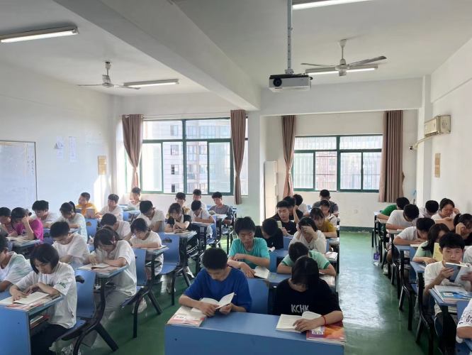 初中起點(diǎn)讀大專！2025安徽工業(yè)職院3+3升學(xué)班計(jì)劃｜官方招生-圖2
