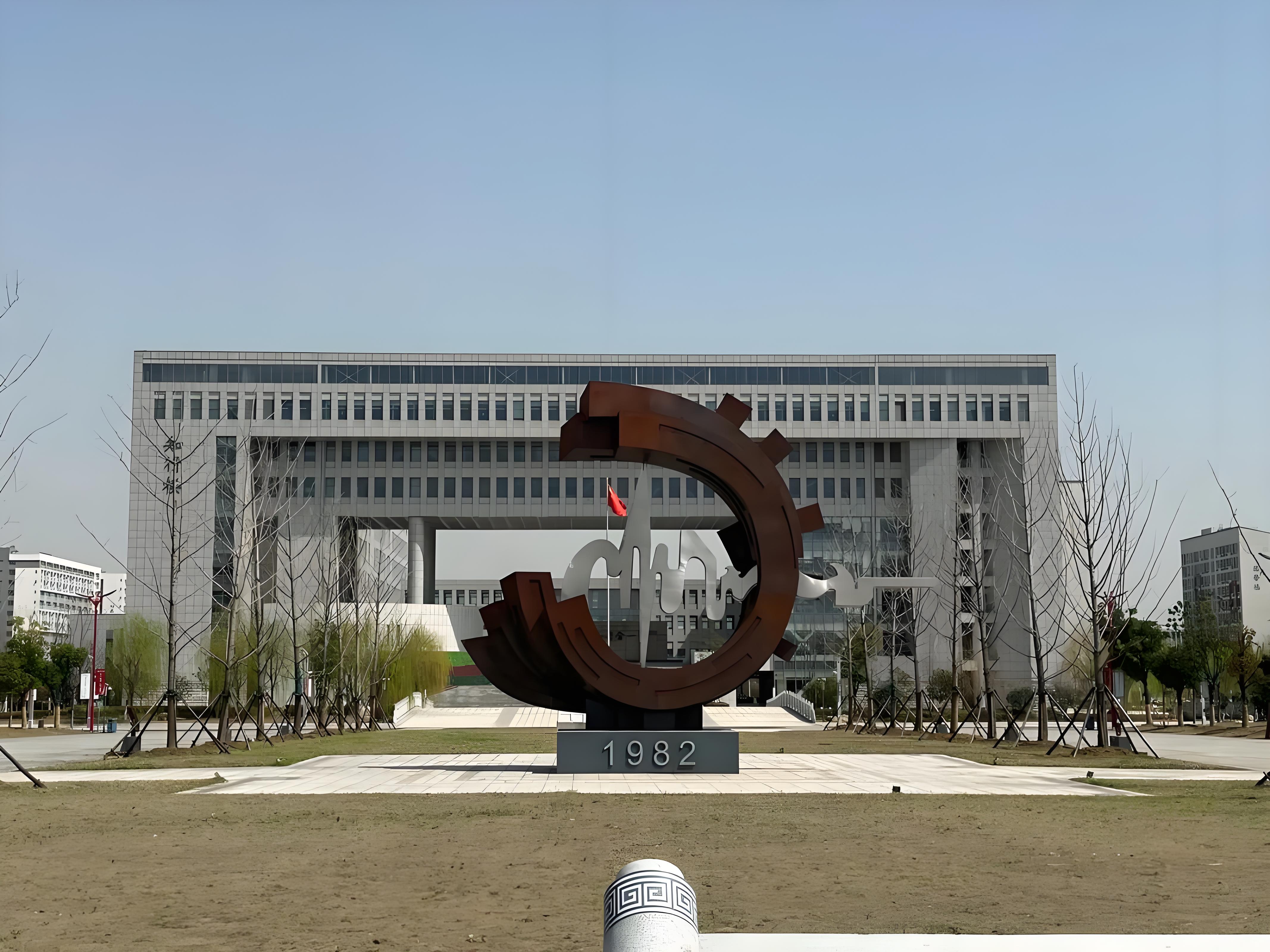 2025年安徽省初中成績差想當(dāng)兵？合肥技師學(xué)院軍事班家長最關(guān)心的5個(gè)問題-圖1