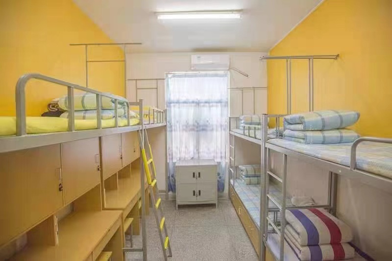 安徽工貿(mào)職業(yè)技術(shù)學(xué)院2025分類招生計劃：各專業(yè)學(xué)費與錄取要求-圖2
